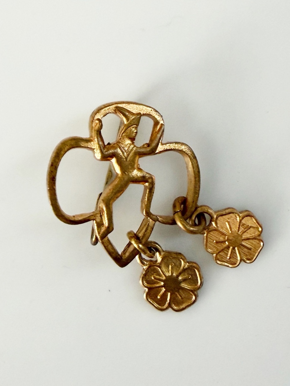 Vintage Girls Scouts Brownie Gold Tone Dangle Pin Brooch